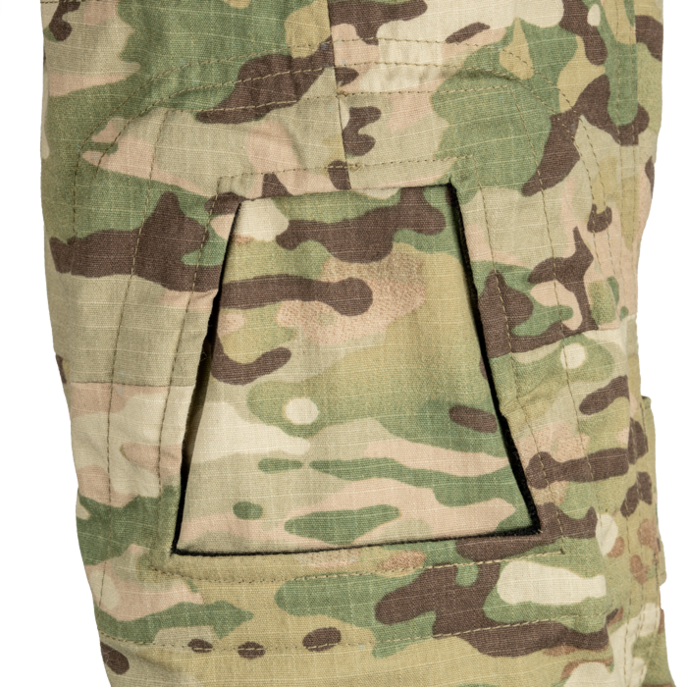 Built-in flap covers kneepad pocket when not in use