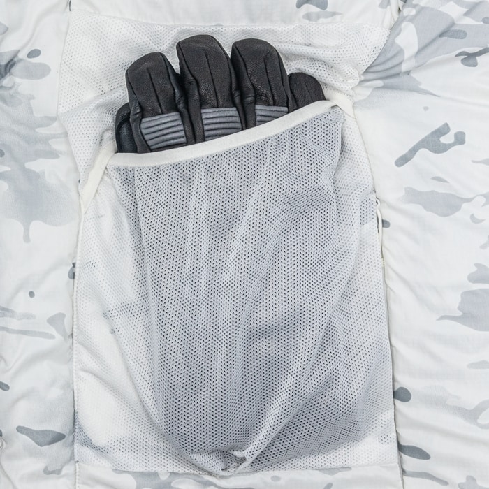 8. Interior mesh pockets