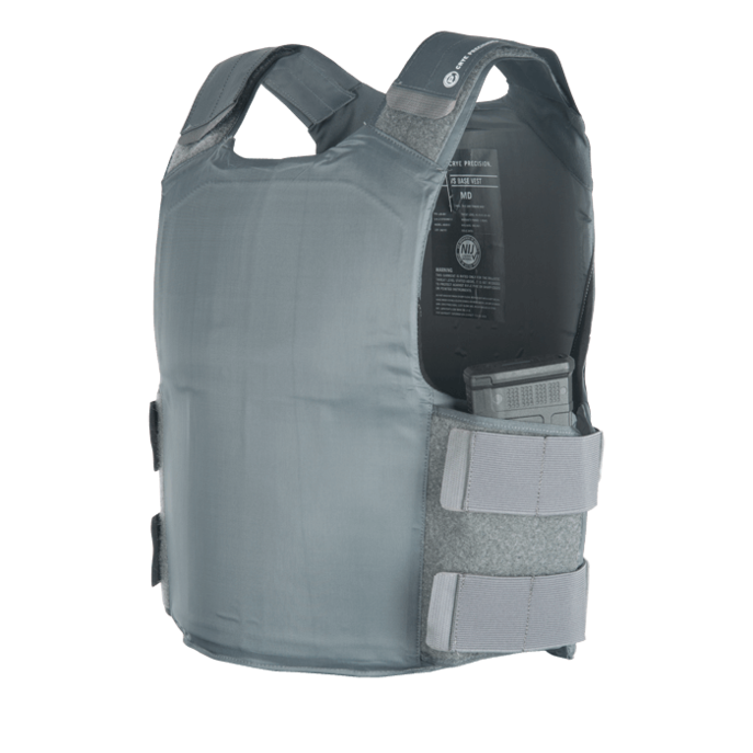 BUILT-IN POCKETS SUITABLE FOR RADIO, RIFLE MAG, PISTOL, OR PISTOL MAGS