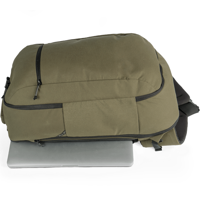 Side entry laptop compartment